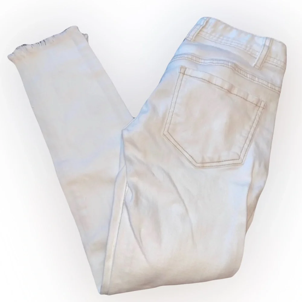 FREE PEOPLE WHITE DENIM SKINNY JEANS // SIZE 24🤍